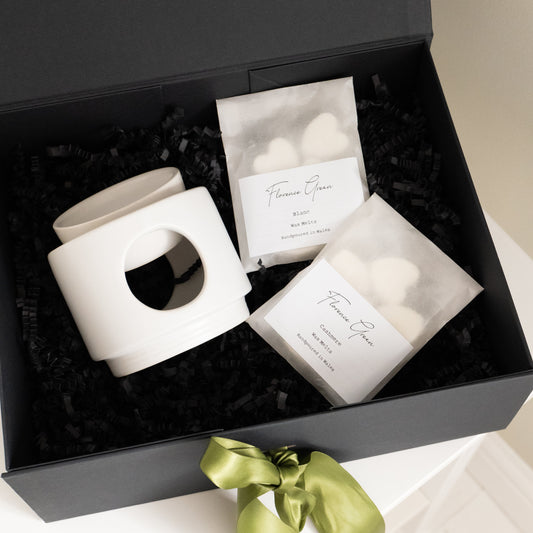 White ceramic wax burner & 2 packets of wax melts