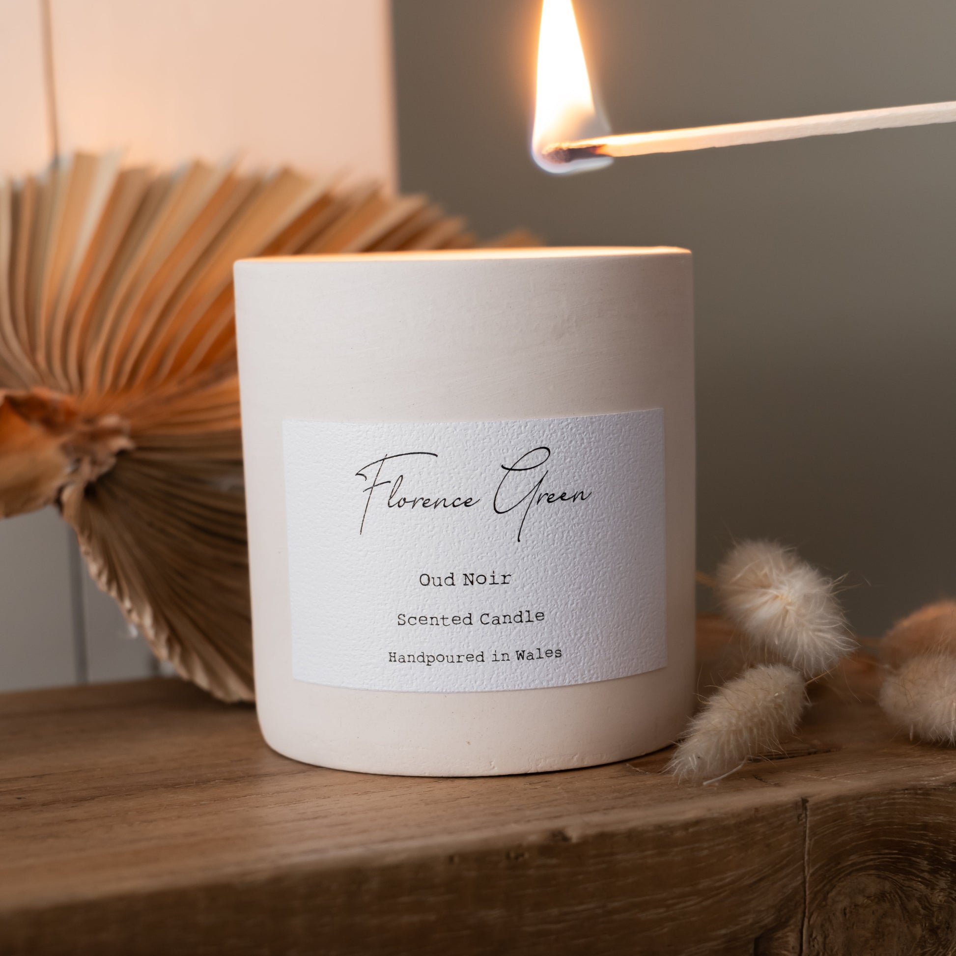 Oud Noir Large Ceramic Candle